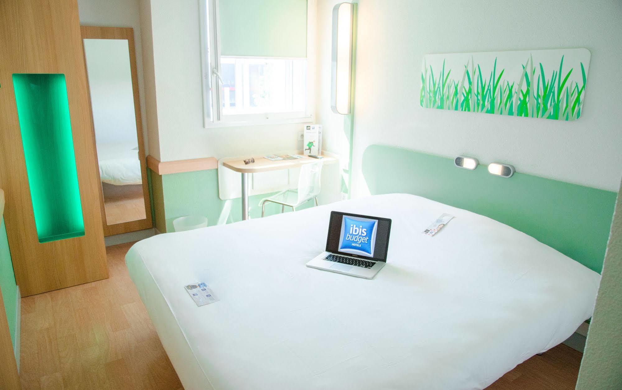 Ibis Budget Aeroport Le Bourget Garonor Le Blanc-Mesnil Exterior photo